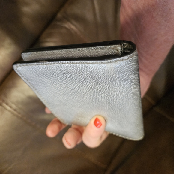 Michael Kors wallet - Picture 8 of 11